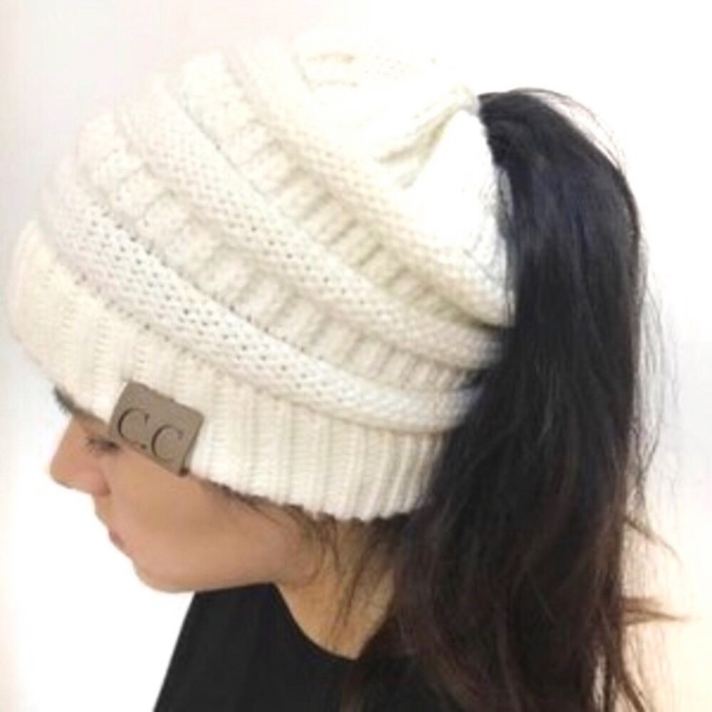 🔥S A L E🔥 Cable Knit Ponytail Beanie - White